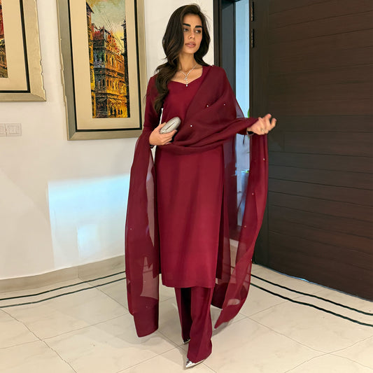 Sadaf Kanwal Magenta Command