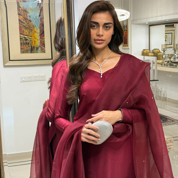 Sadaf Kanwal Magenta Command