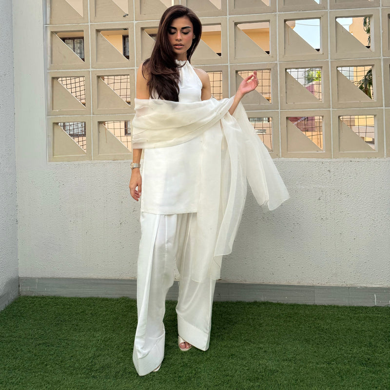Sadaf Kanwal Owns The Frame -Structure, Shape, And Silence