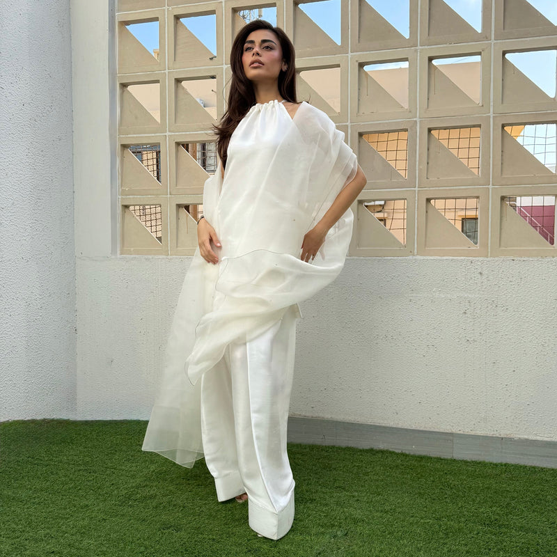 Sadaf Kanwal Owns The Frame -Structure, Shape, And Silence