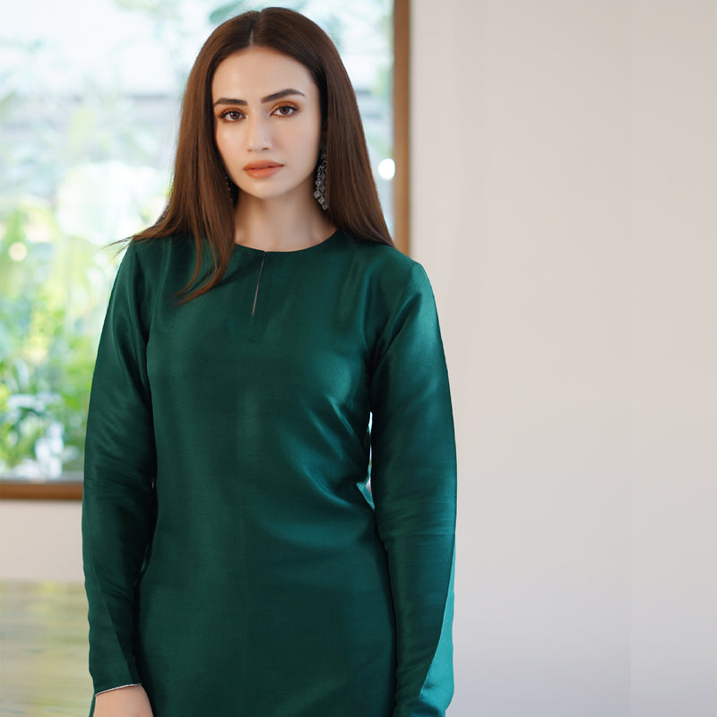 Sana Javed Signature Hue
