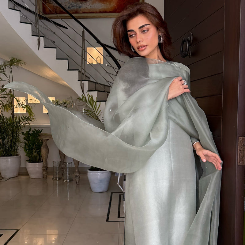 Sadaf Kanwal Fresh Mint Glow
